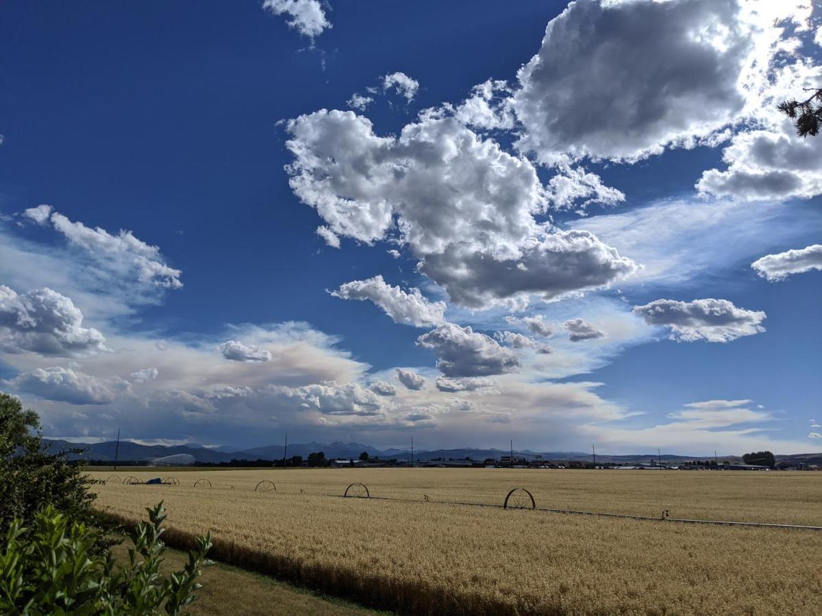 הוילה Epic Sunsets In Bozeman - Wonderful View מראה חיצוני תמונה